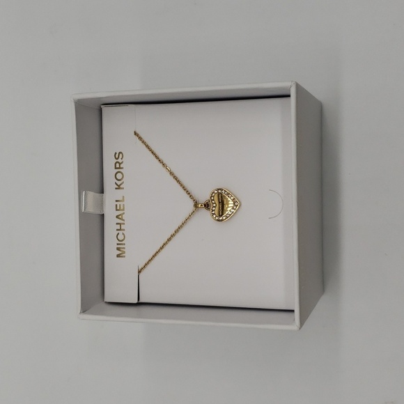 1608- MICHAEL Michael Kors Heart Pendant Necklace Gold Tone NWT - Picture 4 of 9